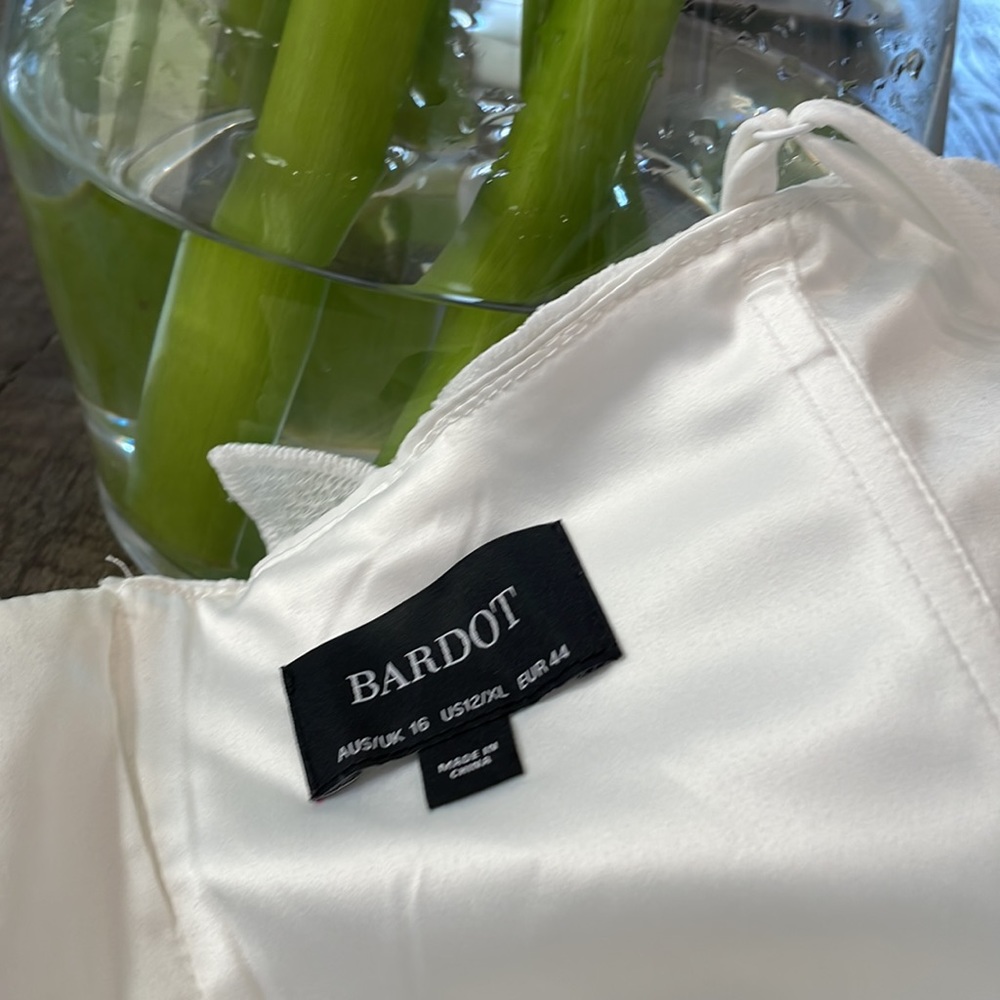 Bardot White Lace Dress - Picture 11 of 13